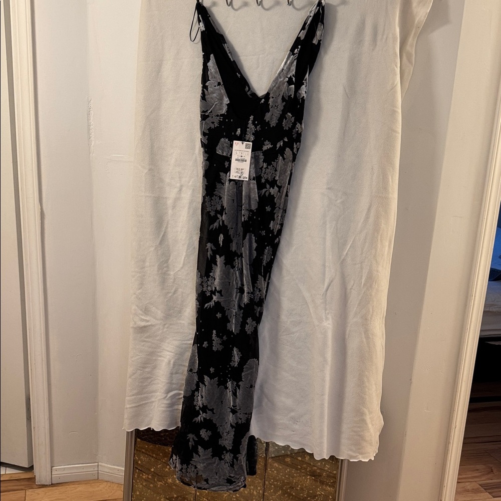 NWT Zara Black and Gray Floral Dress - Picture 4 of 7